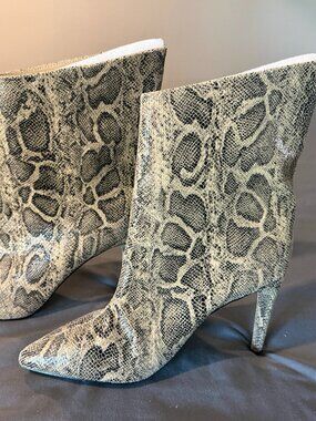 Express Brown Snakeskin Textured Asymmetrical Booties Size 7.5